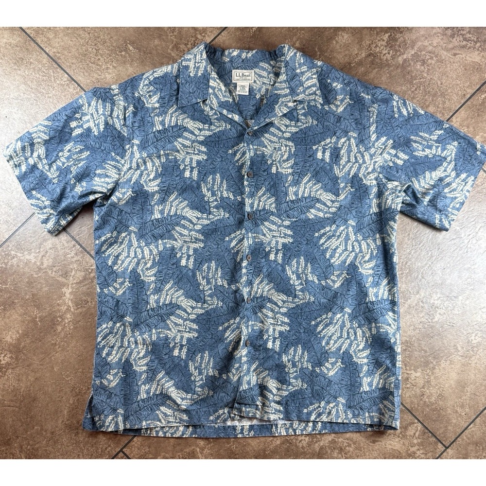L.L. Bean Tropics Shirt Mens Large Blue Short Sleeve Hawaiian Resortwear